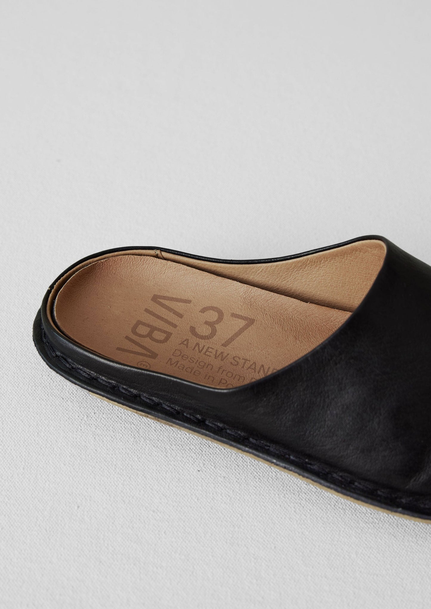 Mules Vibae Roma | Nero