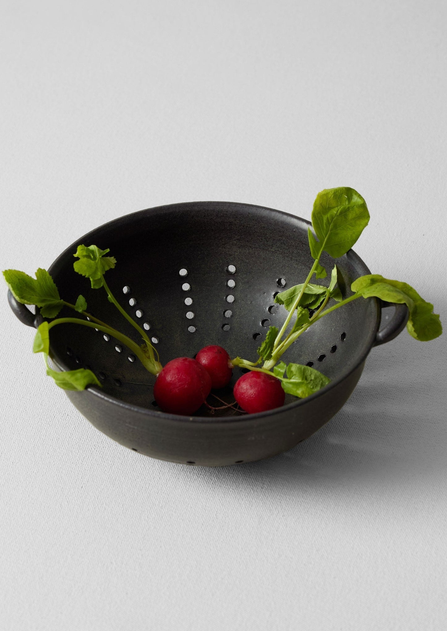 Carla Murdoch Berry Colander | Carbone