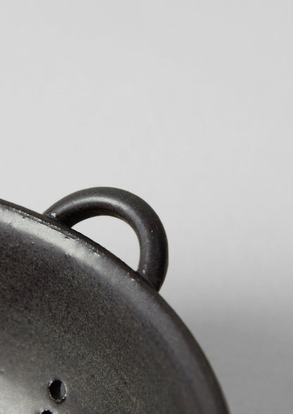 Carla Murdoch Berry Colander | Carbone