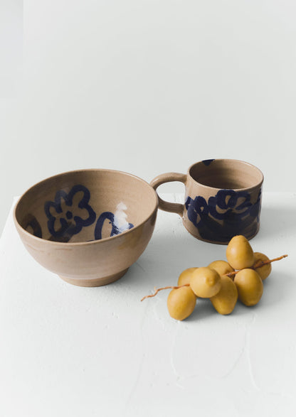 Tazza con fiori dipinti Zosia | Naturale/Blu