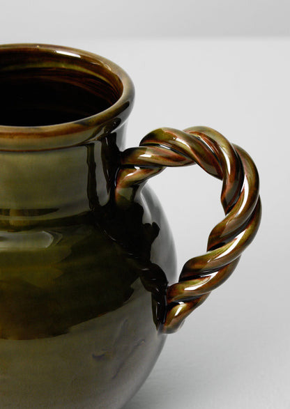 Brocca Poterie Barbotine con manico ritorto | Verde bottiglia