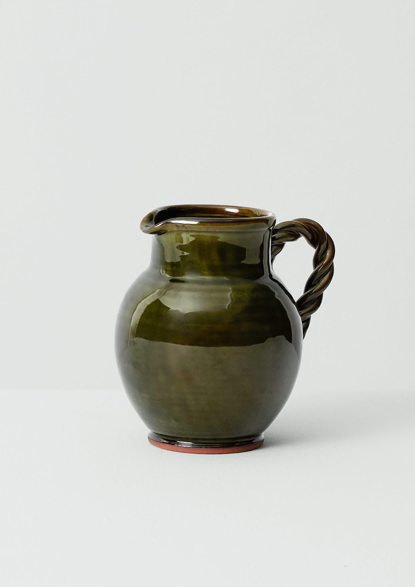 Brocca Poterie Barbotine con manico ritorto | Verde bottiglia