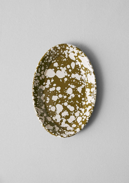 Piatto smaltato a schizzi | Oliva/Ecru