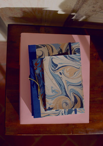 Agenda settimanale marmorizzata a mano | Albicocca/Blu tenue