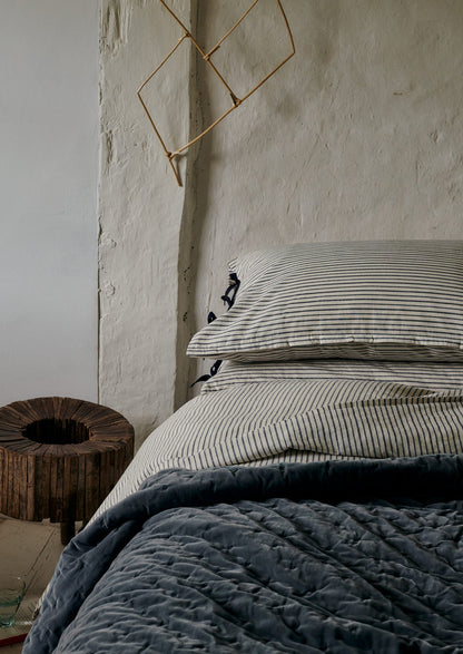 Coperta in velluto trapuntata a mano | Blu minerale/Naturale