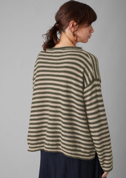 Maglione girocollo in lana di alpaca a righe | Avena/Oliva