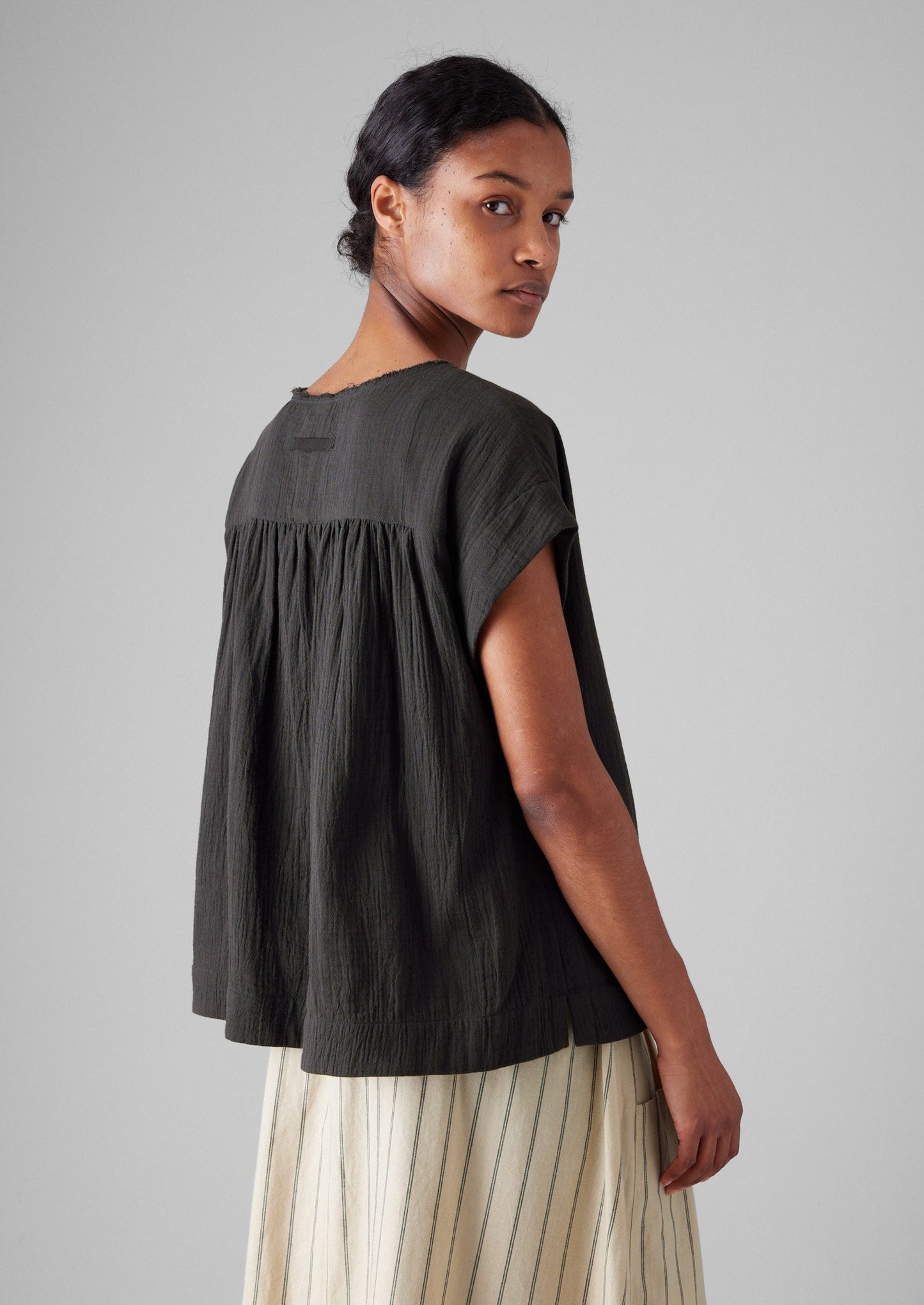 Top in garza di cotone stropicciata | Pepe nero