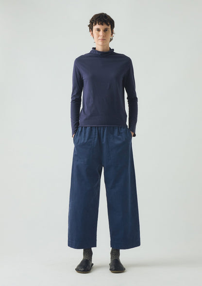 Maglietta in morbido cotone con collo alto | Blu inchiostro