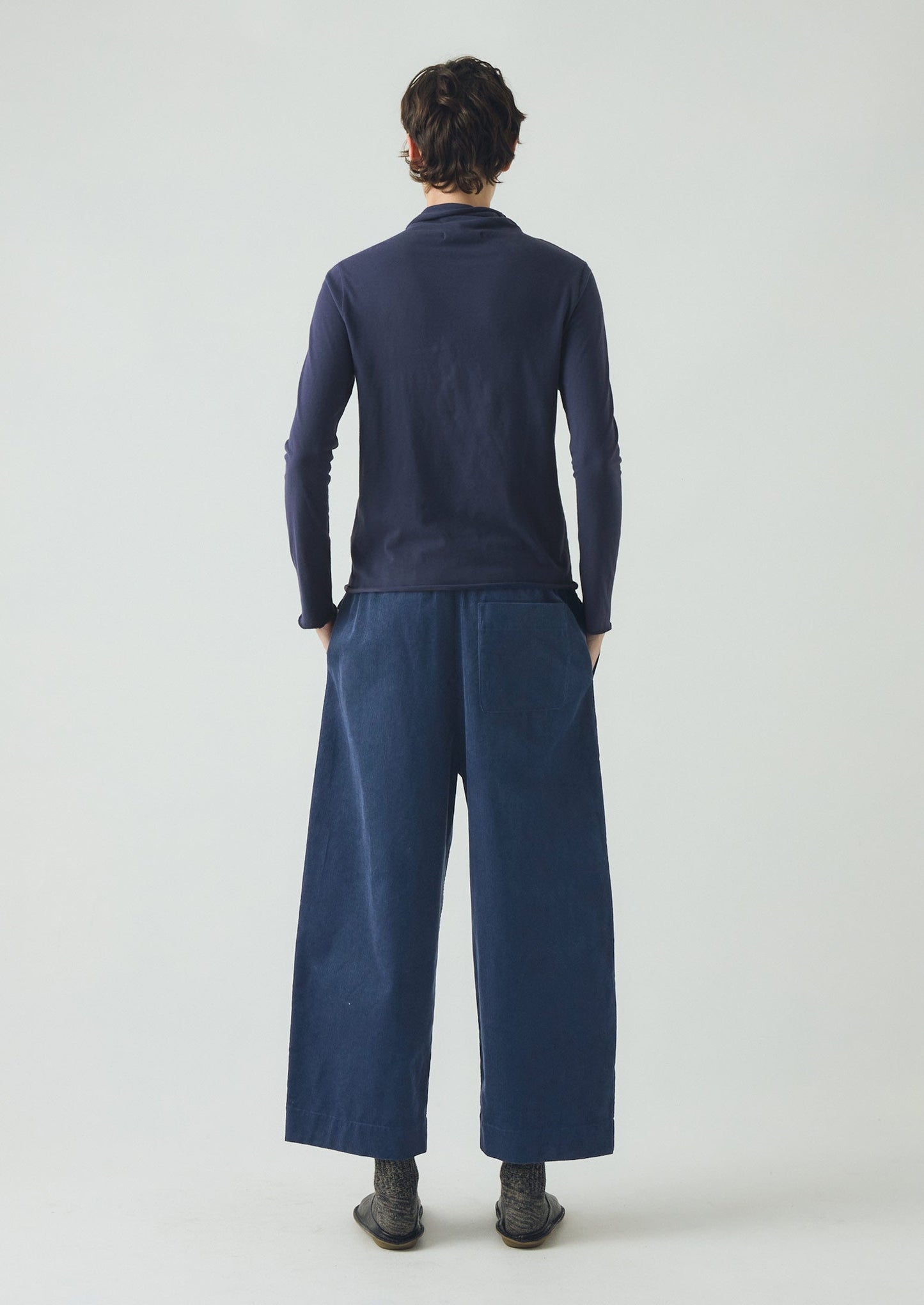 Maglietta in morbido cotone con collo alto | Blu inchiostro