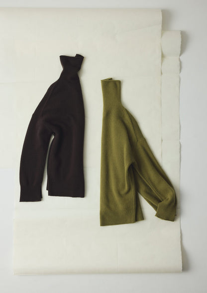 Maglione in lana e cashmere a collo alto | Marrone terra d'ombra