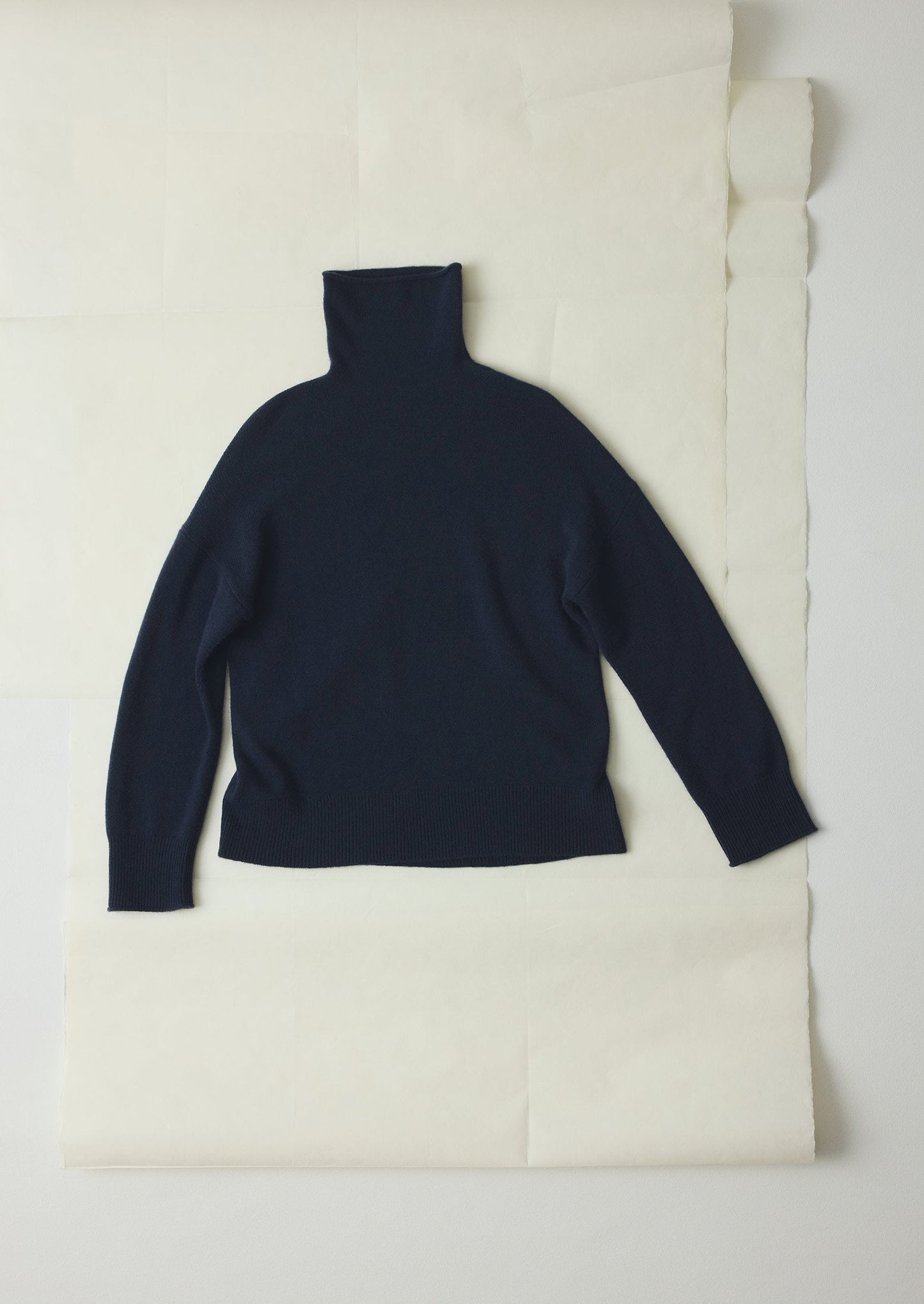 Maglione in lana e cashmere a collo alto | Blu inchiostro