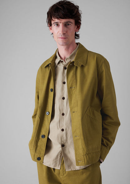 Giacca coach in cotone biologico con tasca applicata | Verde oliva caldo
