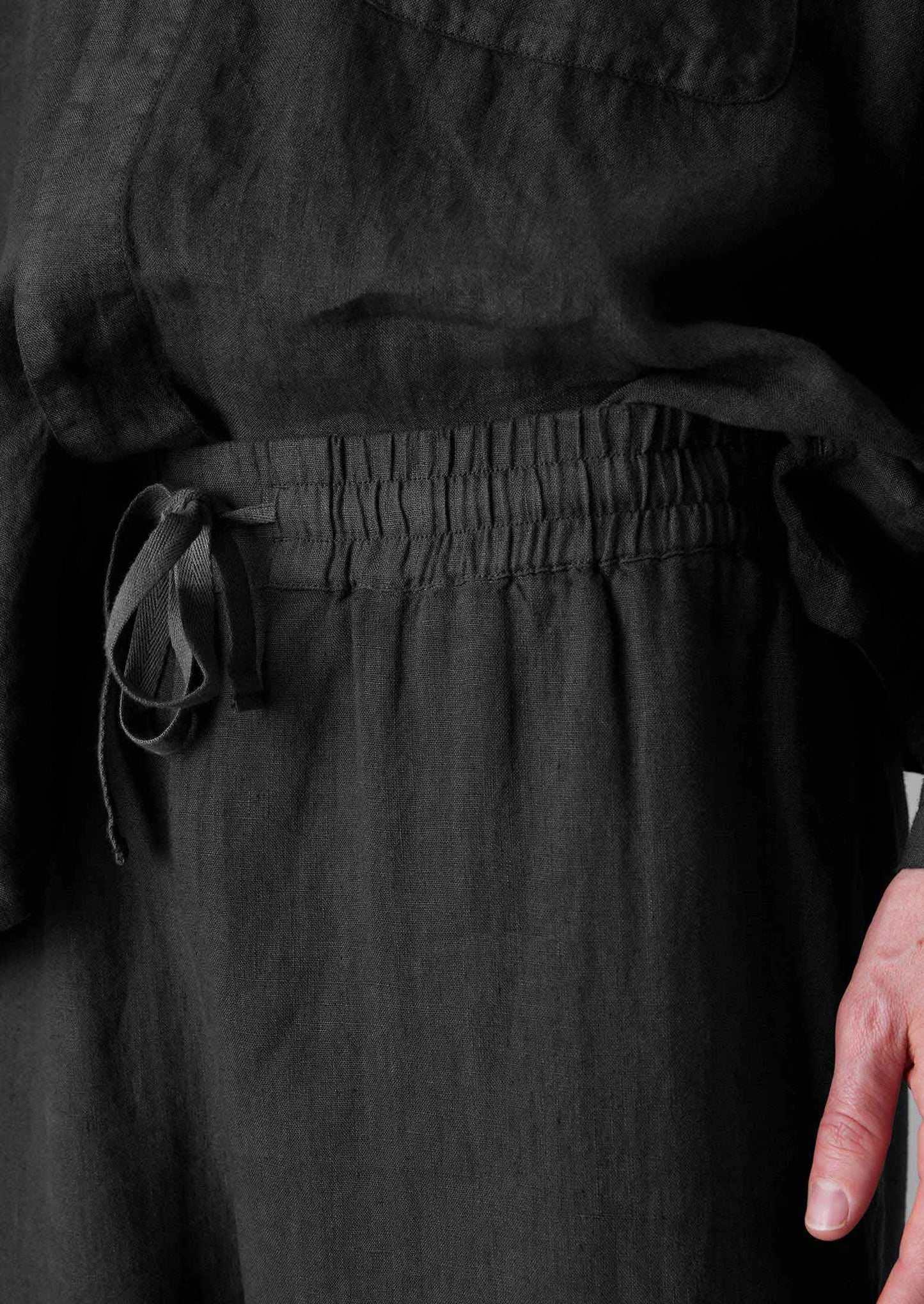 Pantaloni in lino tinto in capo con coulisse | Pepe nero