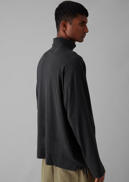 Top da salotto a collo alto in cotone spazzolato | Carbone morbido