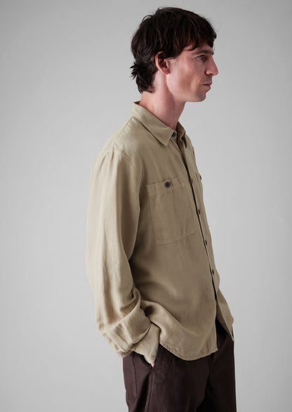 Camicia con tasca applicata tinta in capo | Sale