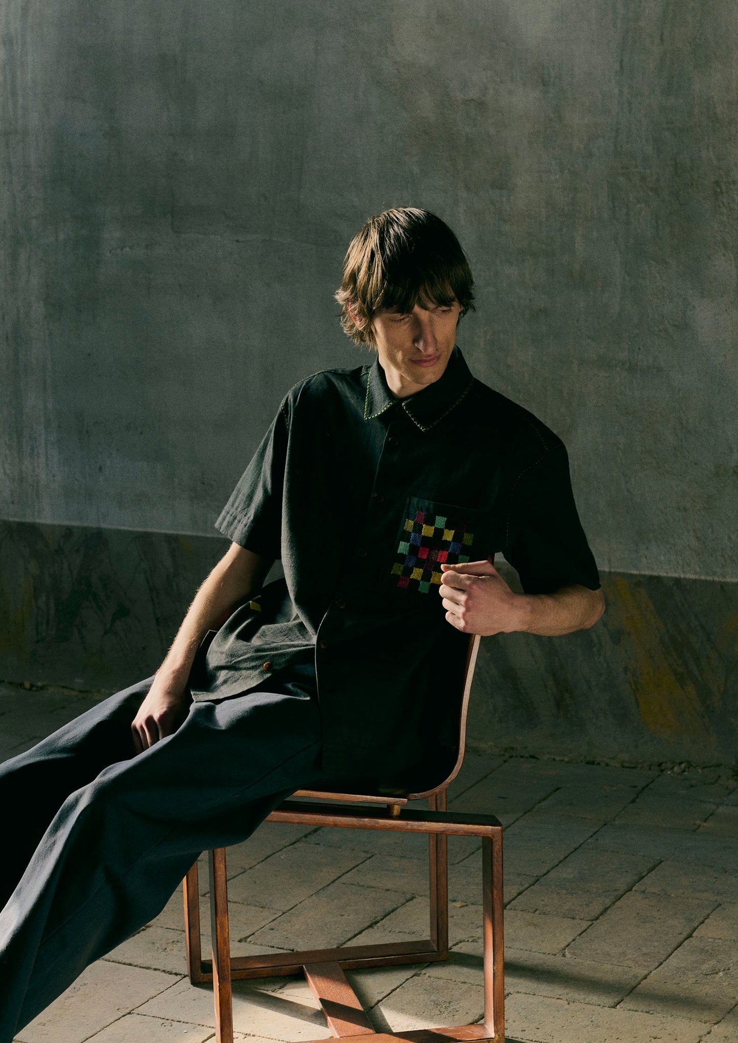 Camicia ricamata a mano sovratinta | Graphite Multi