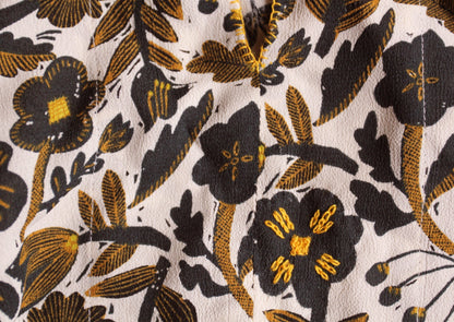 Abito in crepe floreale con nodo anteriore rinnovato, taglia 8 | Olio/Betulla