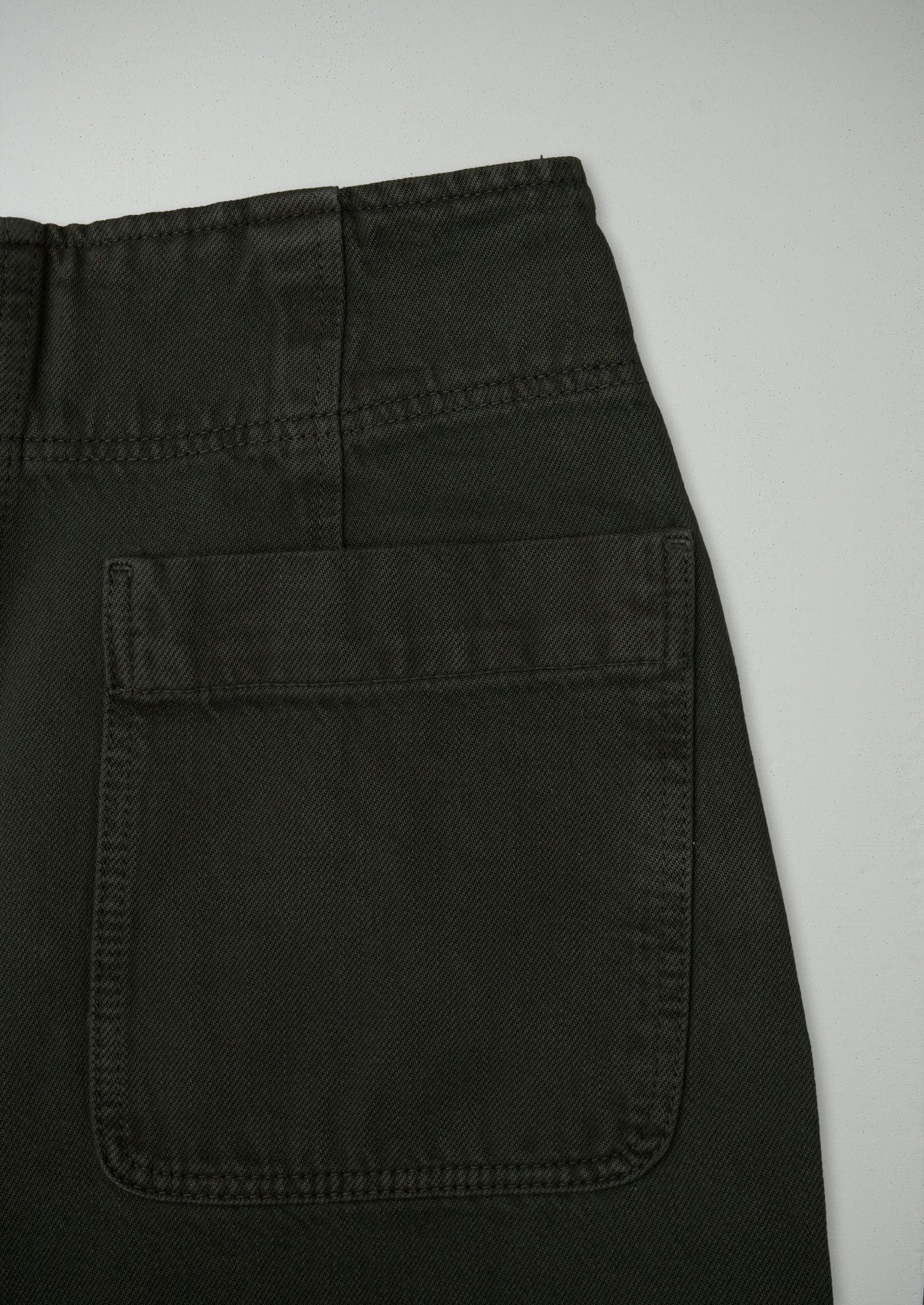 Pantaloni a culotte in denim con parte anteriore piatta riutilizzati, taglia 16 (731) | Verde cenere