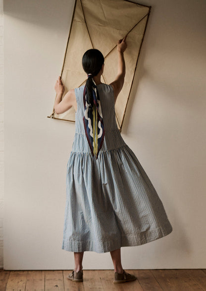 Abito in cotone plissettato a righe color caramella | Blu oceano/Écru