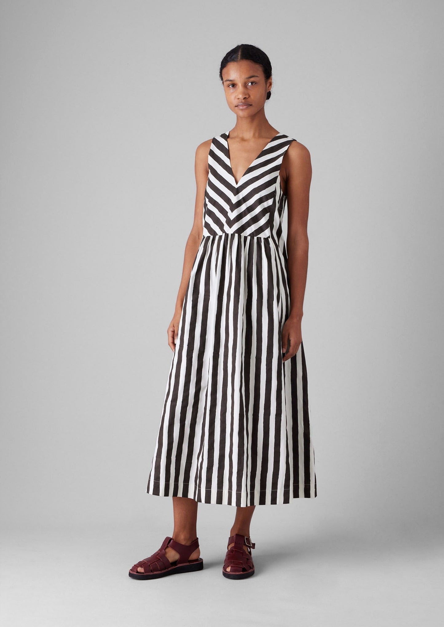 Abito in cotone con stampa a blocchi e strisce ondulate | Ecru/Cioccolato