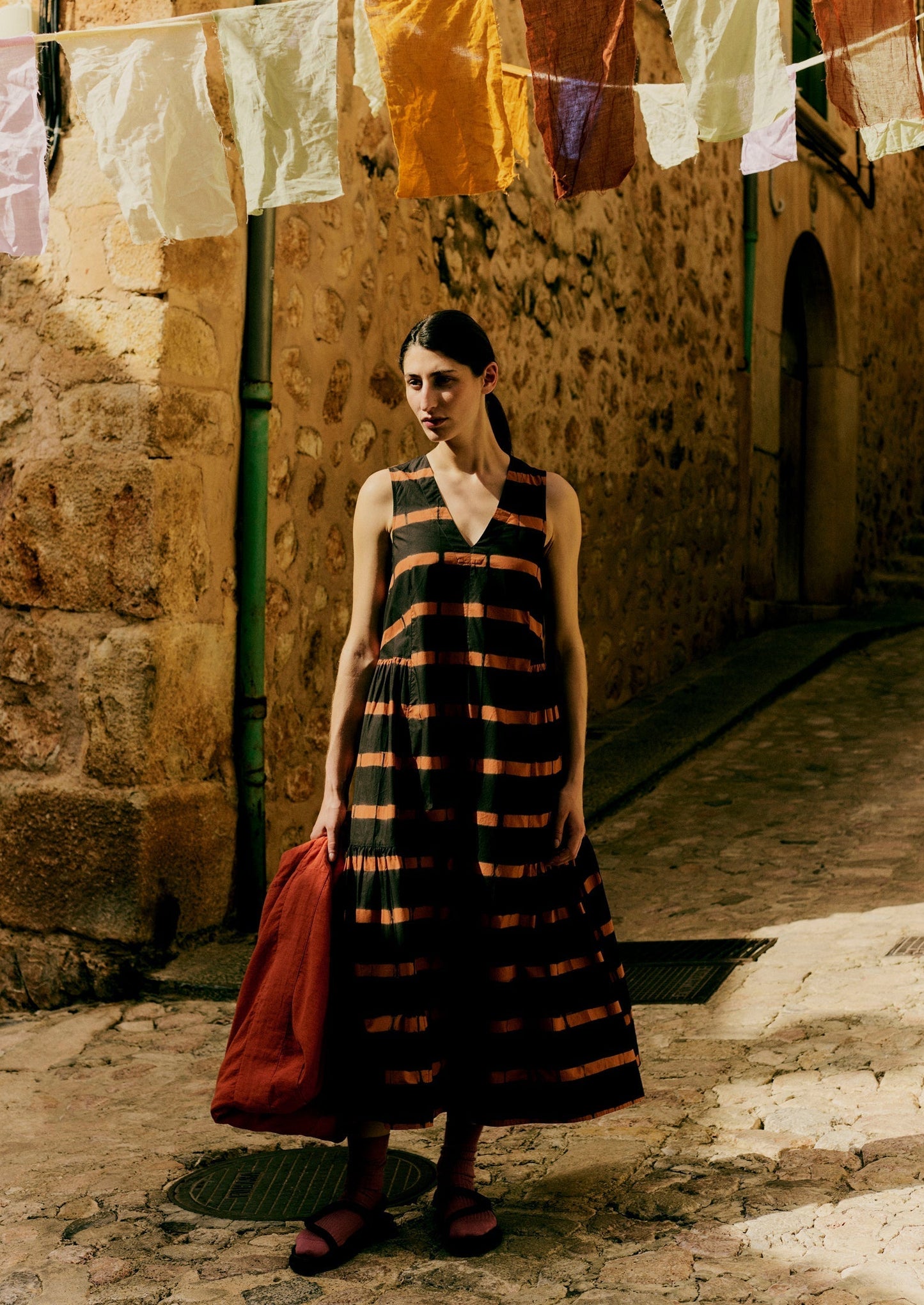 Abito in cotone tinto con fascette a righe | Marrone