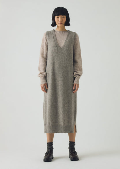 Abito in maglia di lana con scollo a V | Biscotto