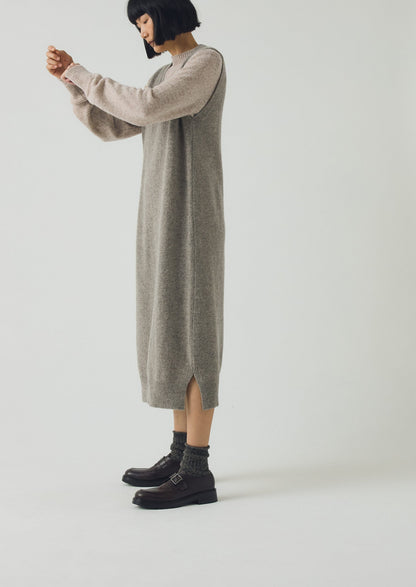 Abito in maglia di lana con scollo a V | Biscotto