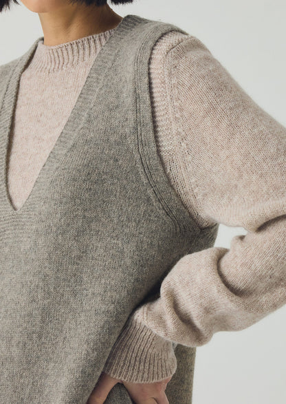 Abito in maglia di lana con scollo a V | Biscotto