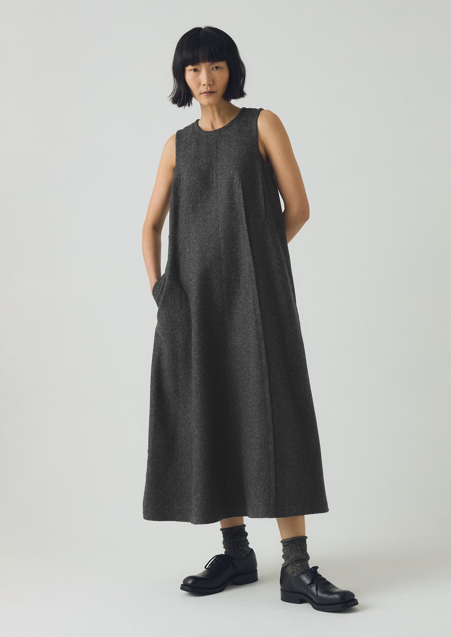 Abito in twill di lana cotta con cuciture sovrapposte | Antracite