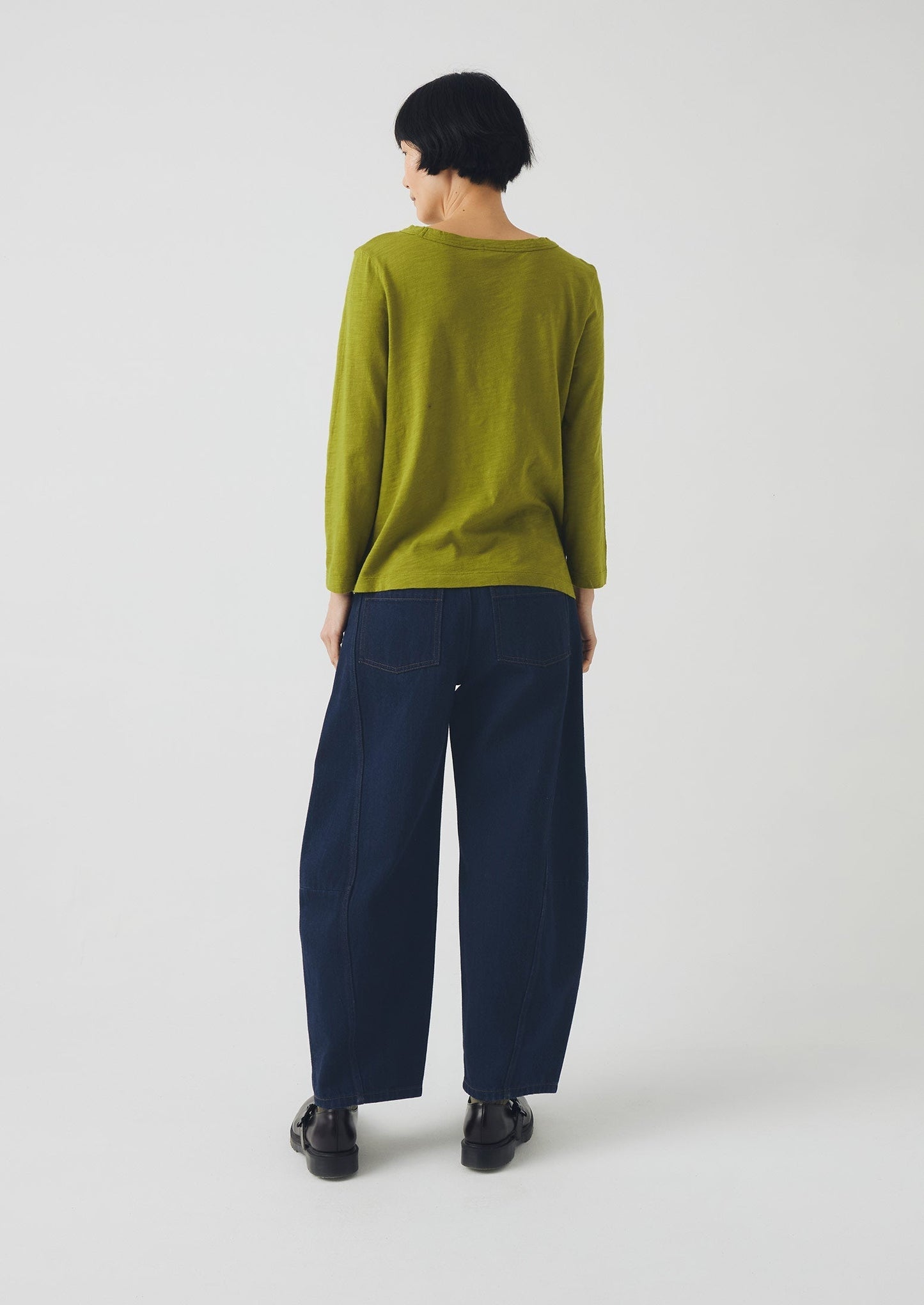 Maglietta con scollo a barca tinta in capo Lia | Pea Shoot