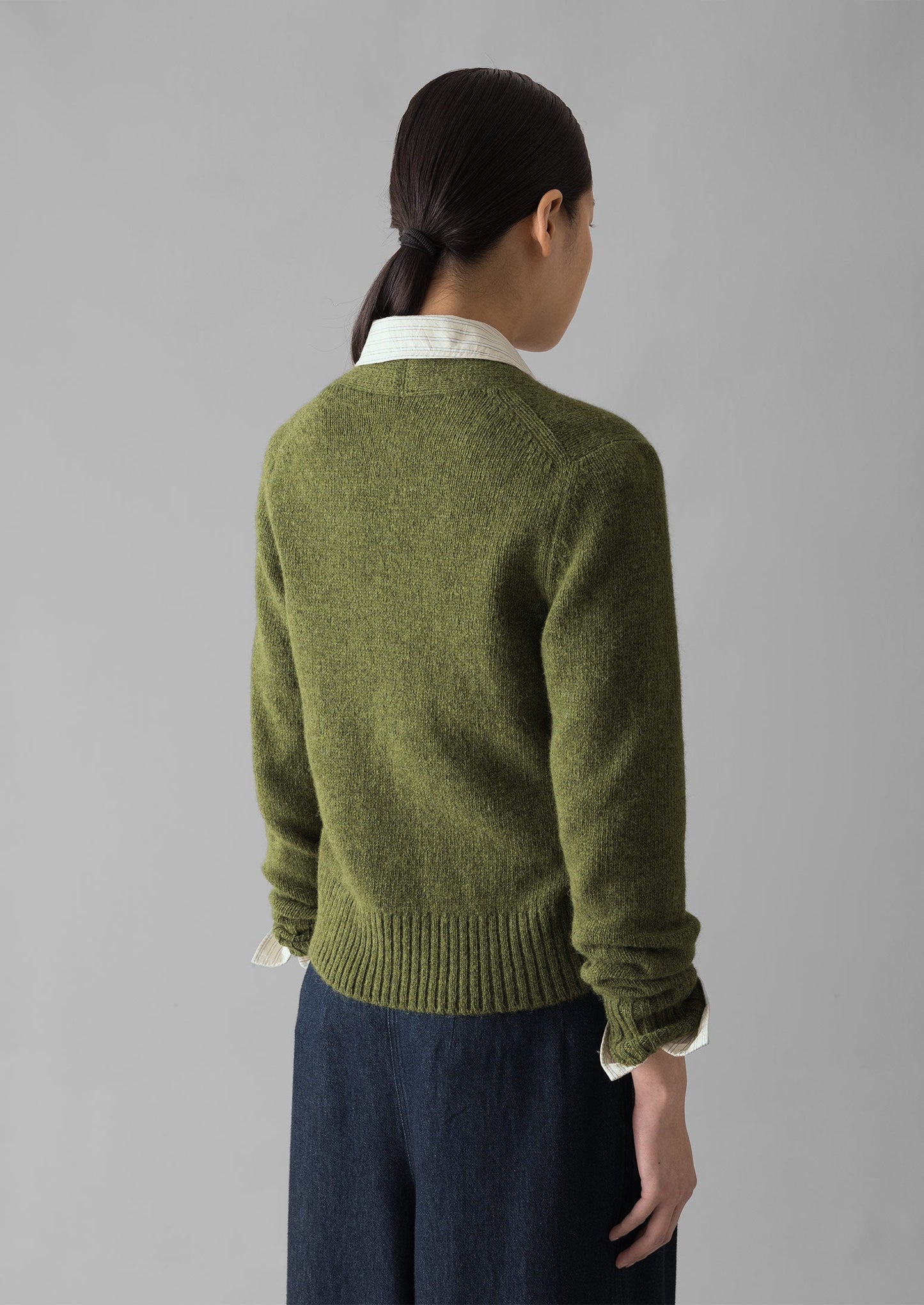 Cardigan in lana con scollo a V Kaia | Mela scura