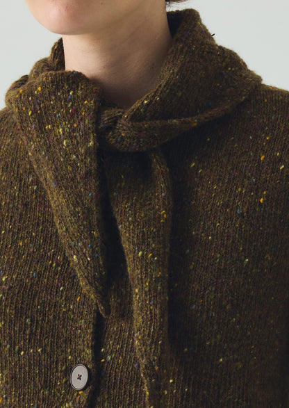 Cardigan con foulard in lana merino Donegal | Oliva più scura