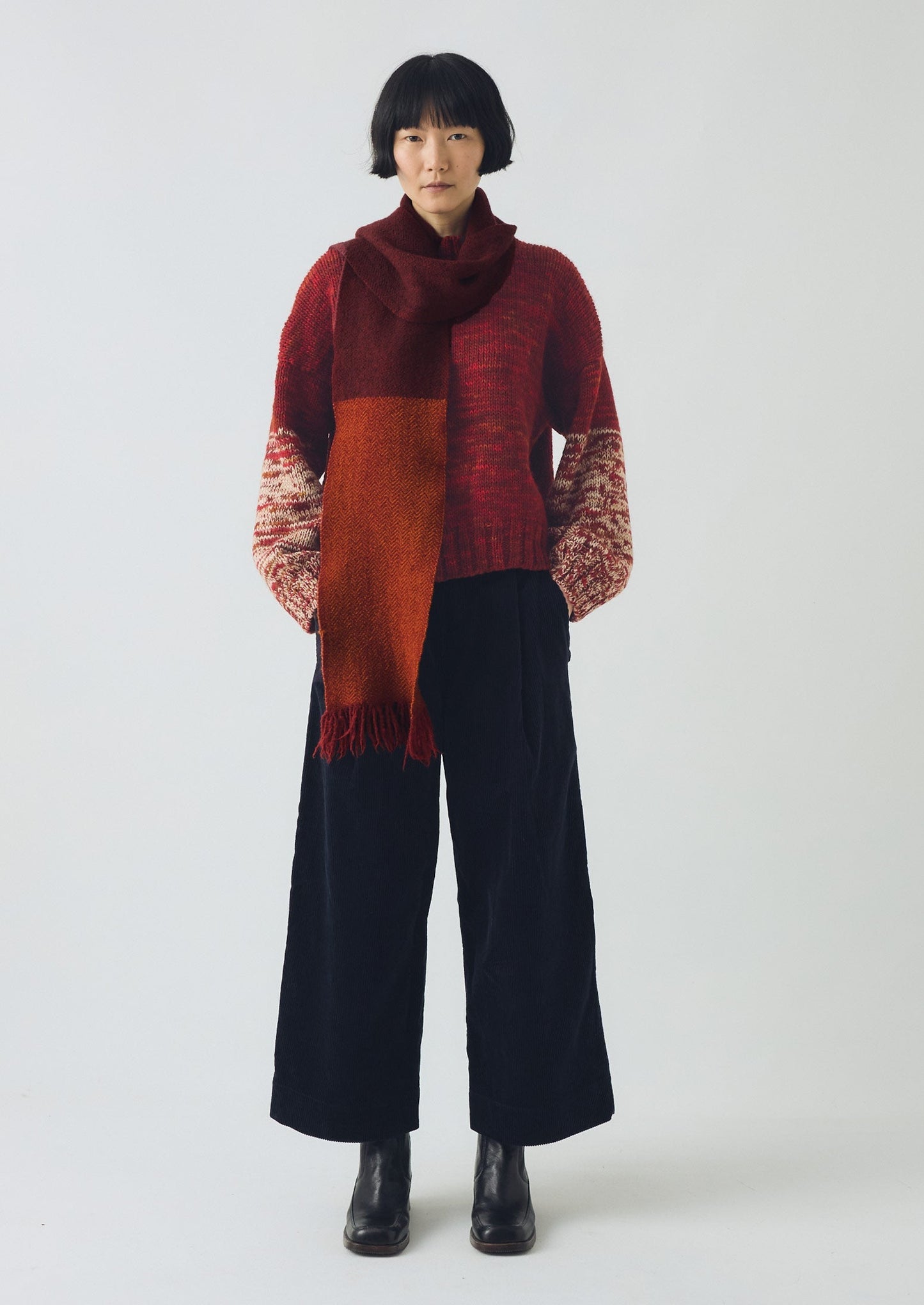 Pantaloni in velluto a coste organico con pieghe sul davanti | Mezzanotte