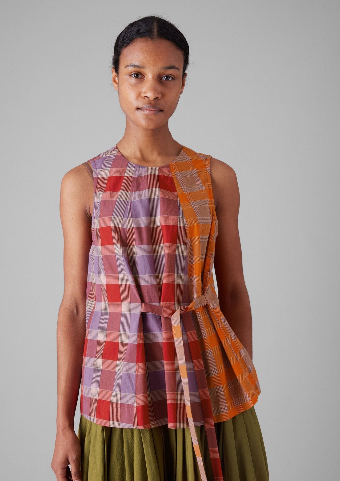 Top in cotone a quadri con pannelli annodati sul davanti | Rosso brillante/Glicine