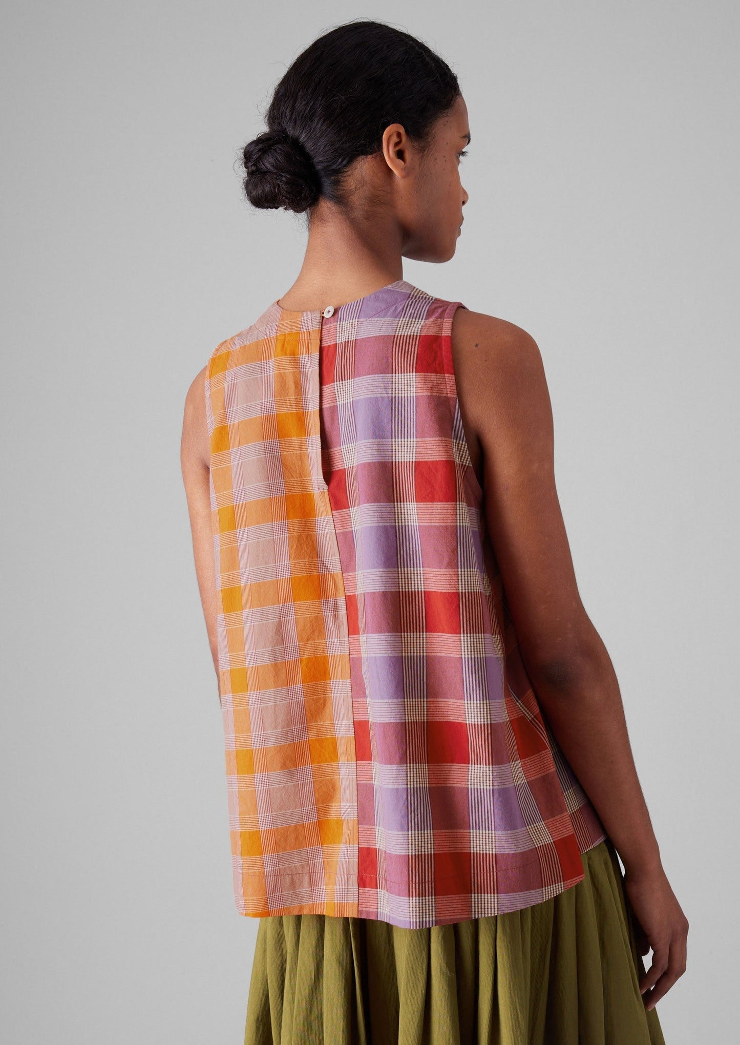 Top in cotone a quadri con pannelli annodati sul davanti | Rosso brillante/Glicine