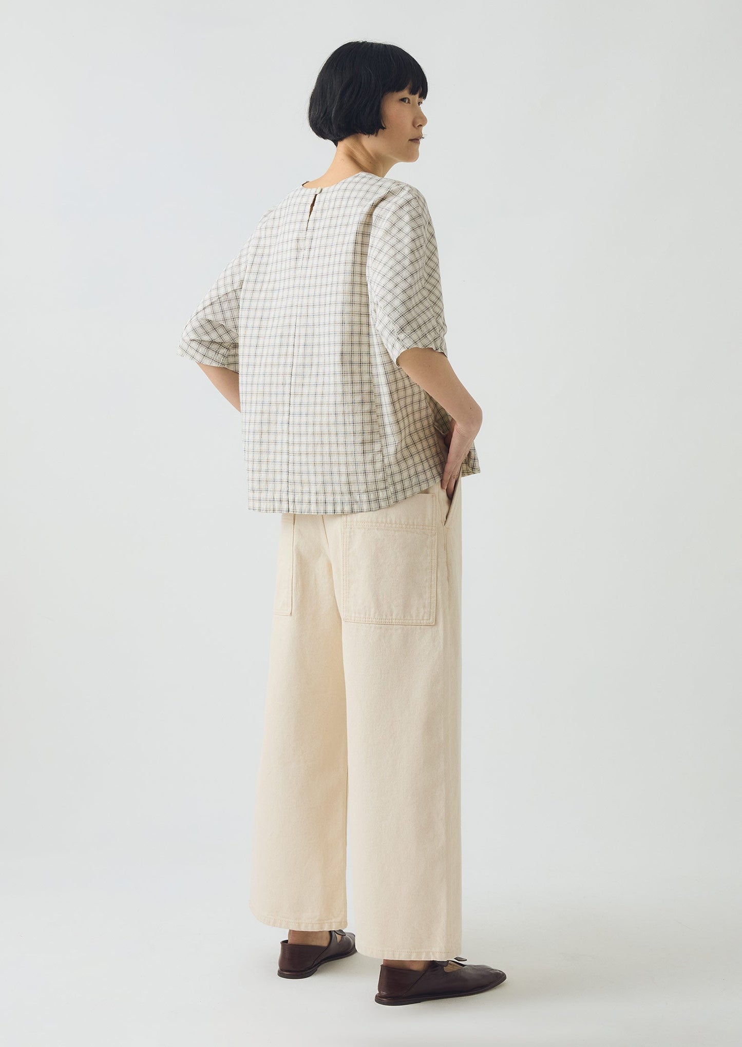 Top con scollo a V e motivo a quadri in cotone | Ecru/Ardesia